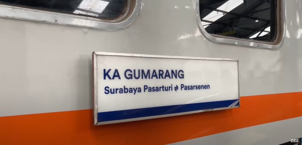 Rankaian Kereta Api Gumarang