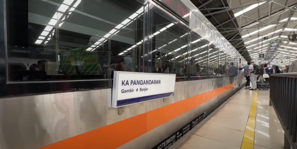 Rangkaian Kereta Api Pangandaran