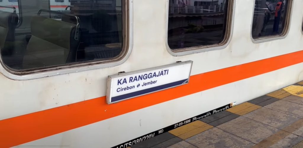 Rangkaian Kereta Api Ranggajati